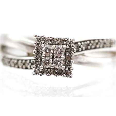 Golden Cluster Ring