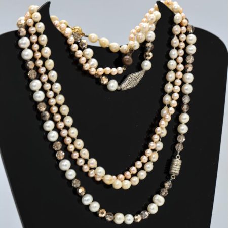 Timeless Pearl Trio Necklace
